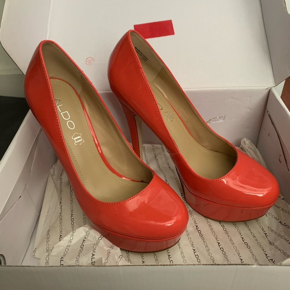 Bundle of 4 pair of shoes